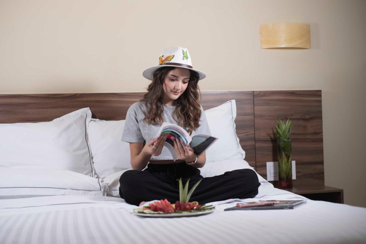 Crown Victoria Hotel 4*