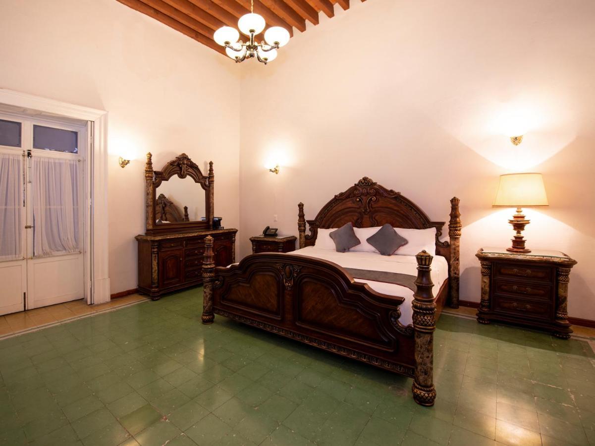 Hotel Senorial 3*