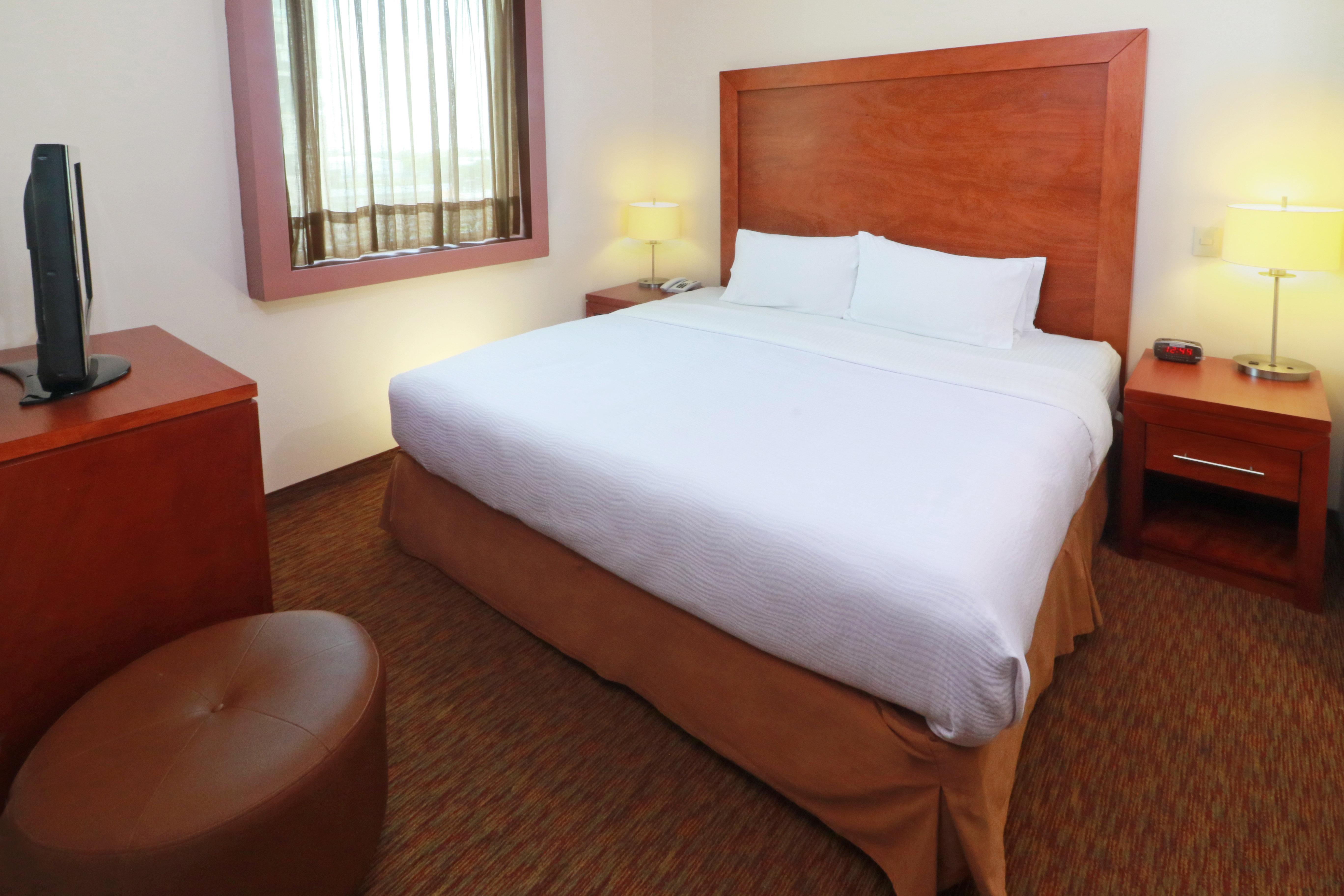 Staybridge Queretaro By Ihg Hotel