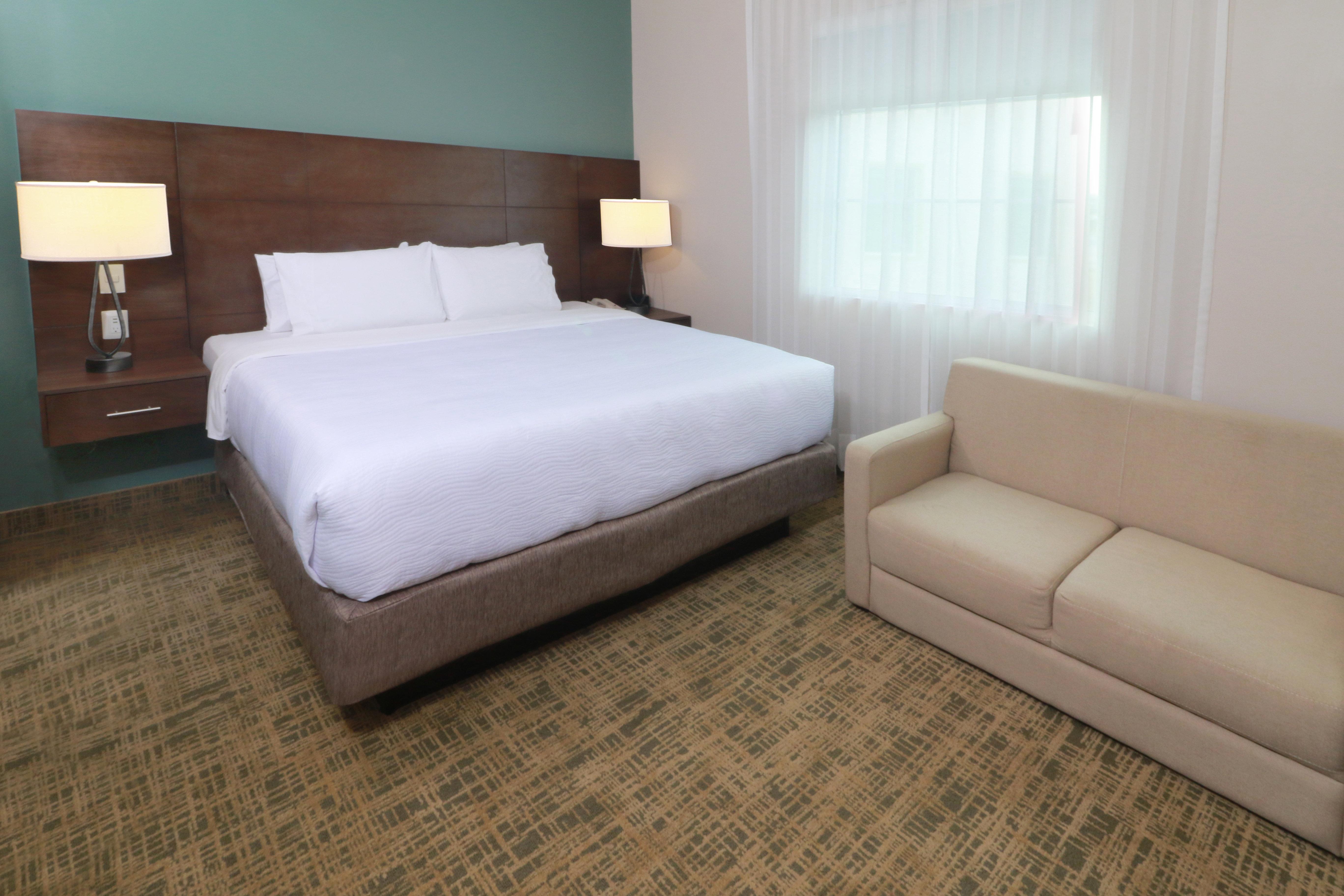 Hotel Staybridge Queretaro By Ihg 3*