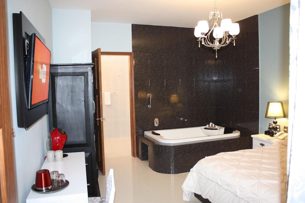 Zarzarosa Boutique Bed & Breakfast