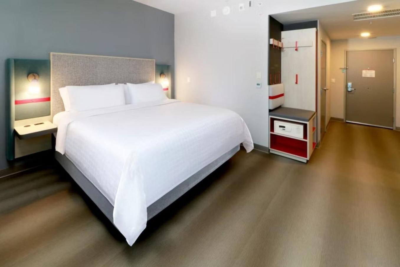 Avid Centro Sur By Ihg Hotel Querétaro