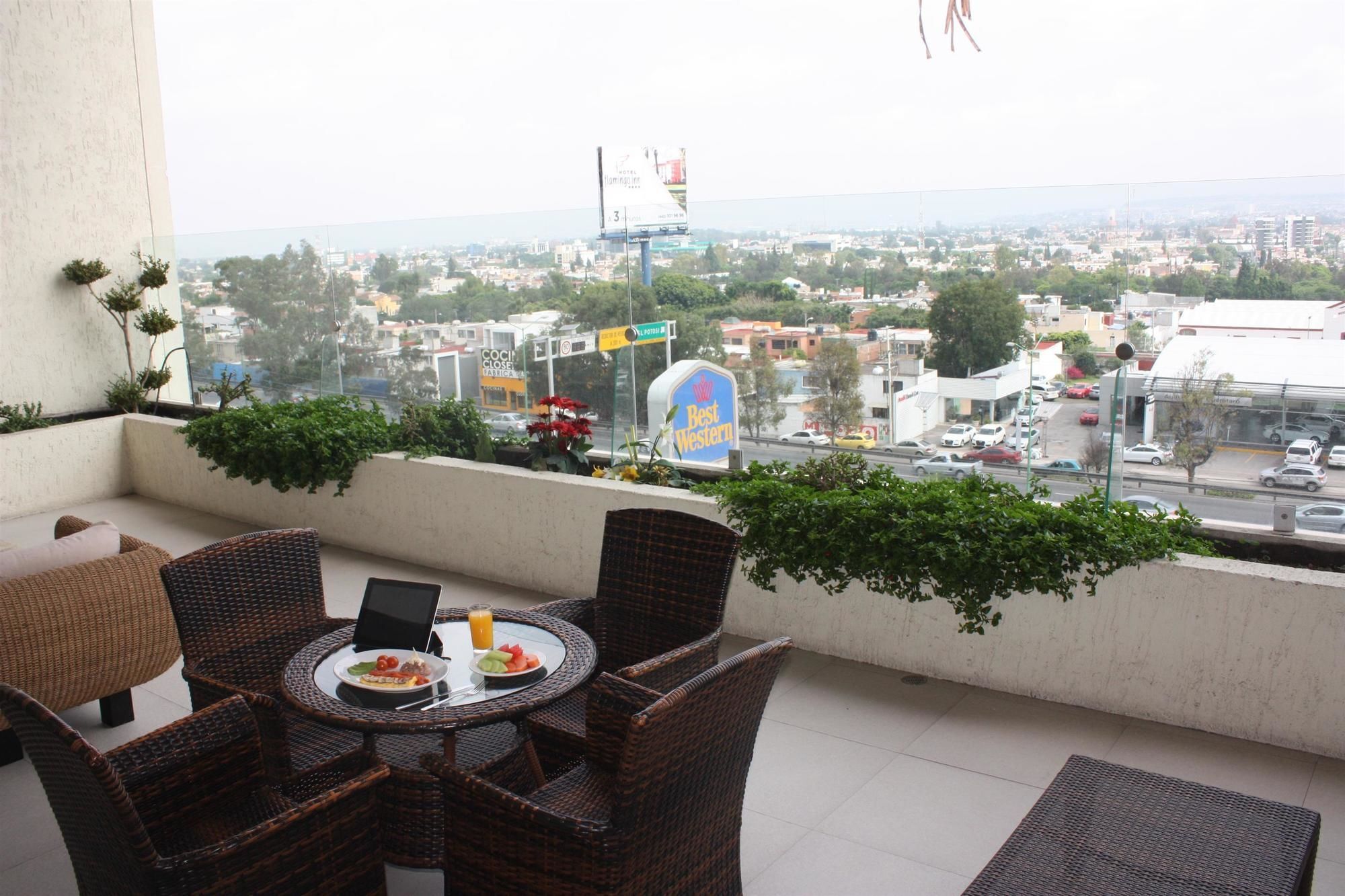 Crown Victoria Hotel 4*
