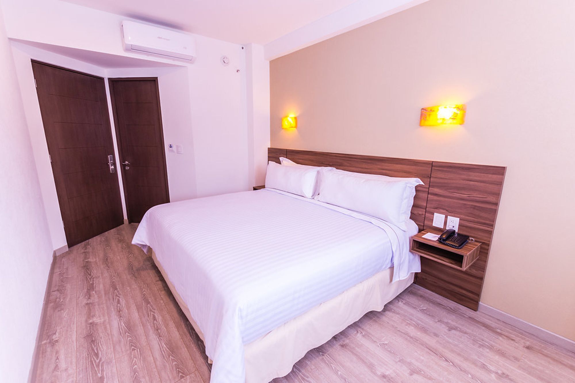 Hotel Crown Victoria Queretaro