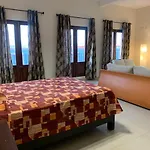 Cinco De Mayo Hotel