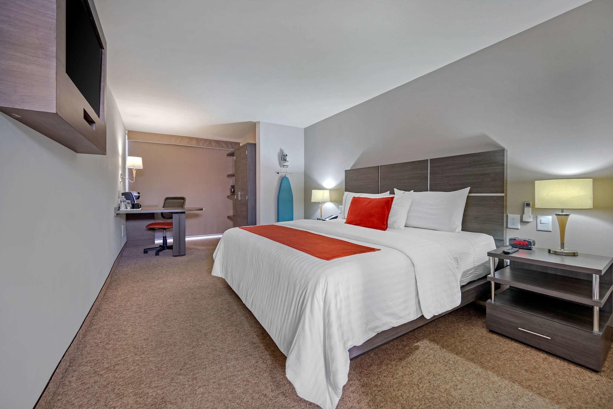 Bewow Hotel Queretaro