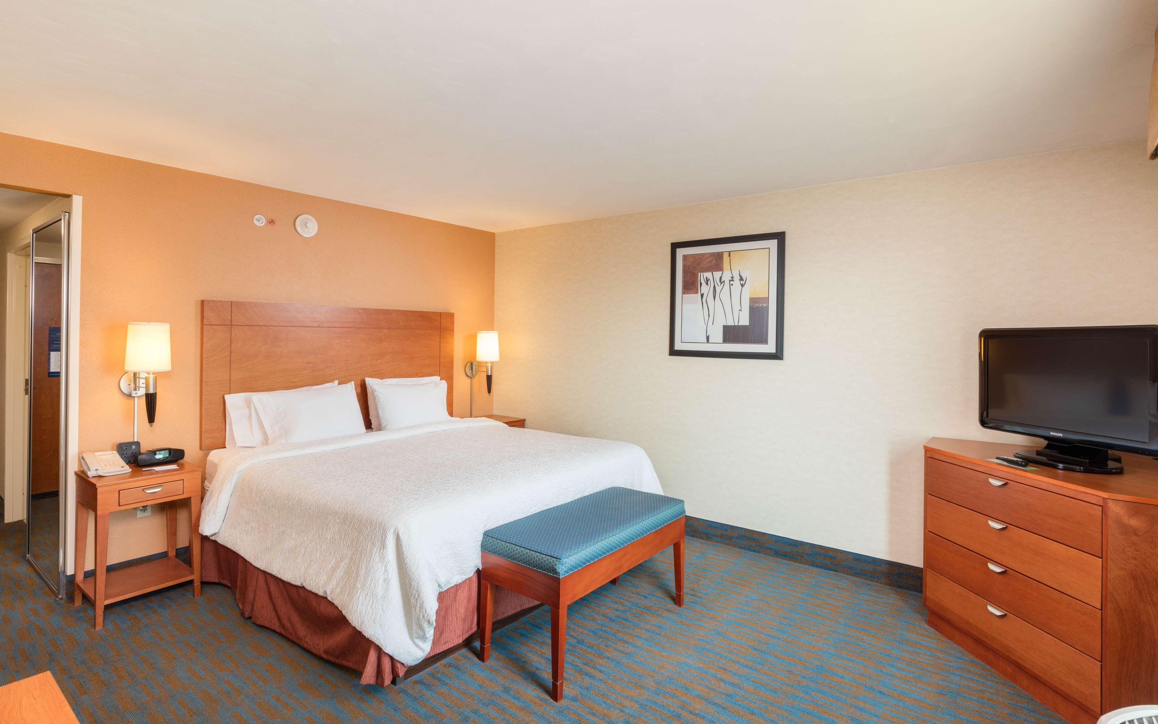 Hampton By Hilton Tecnologico Hotel