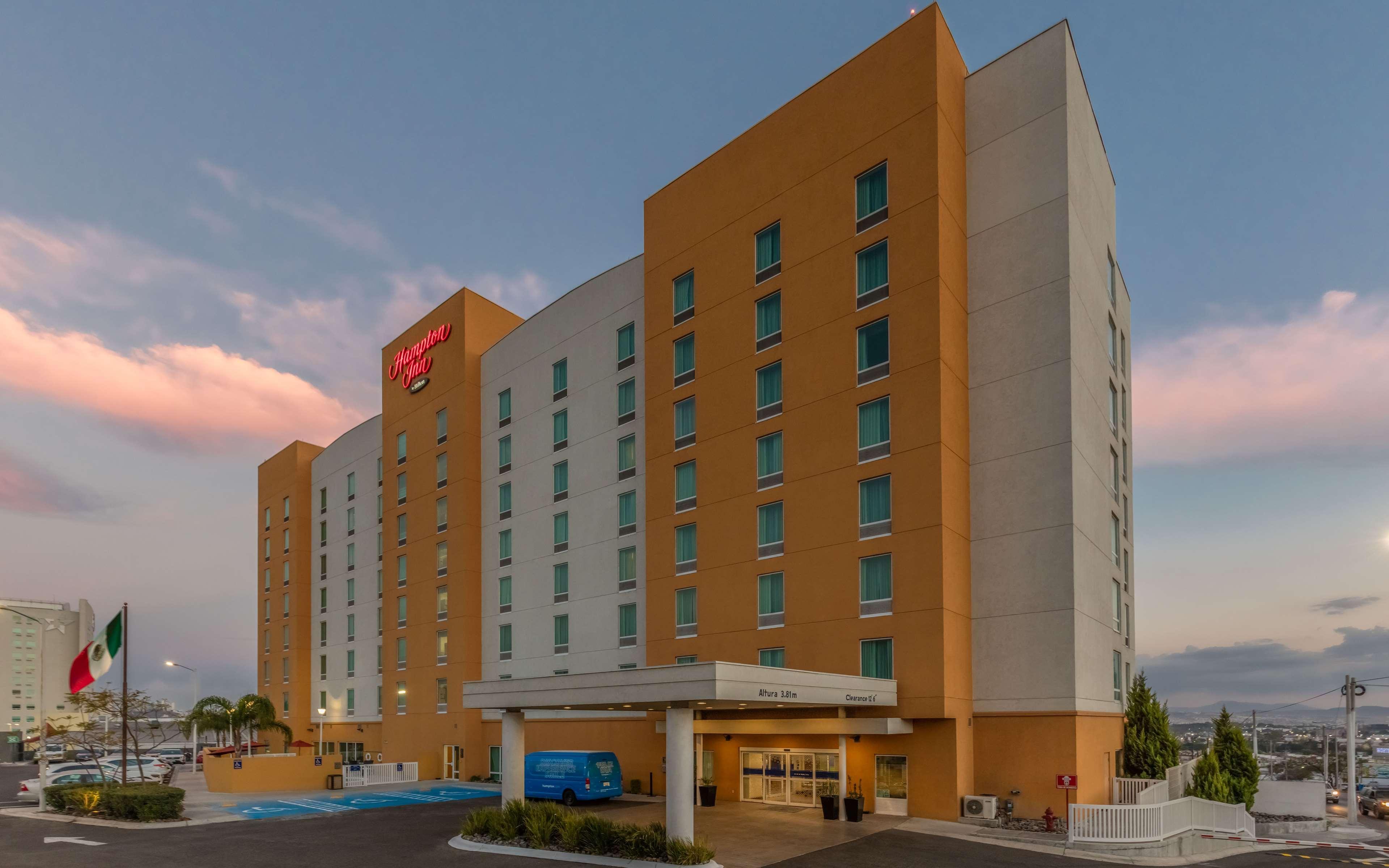 Hampton By Hilton Tecnologico Hotel