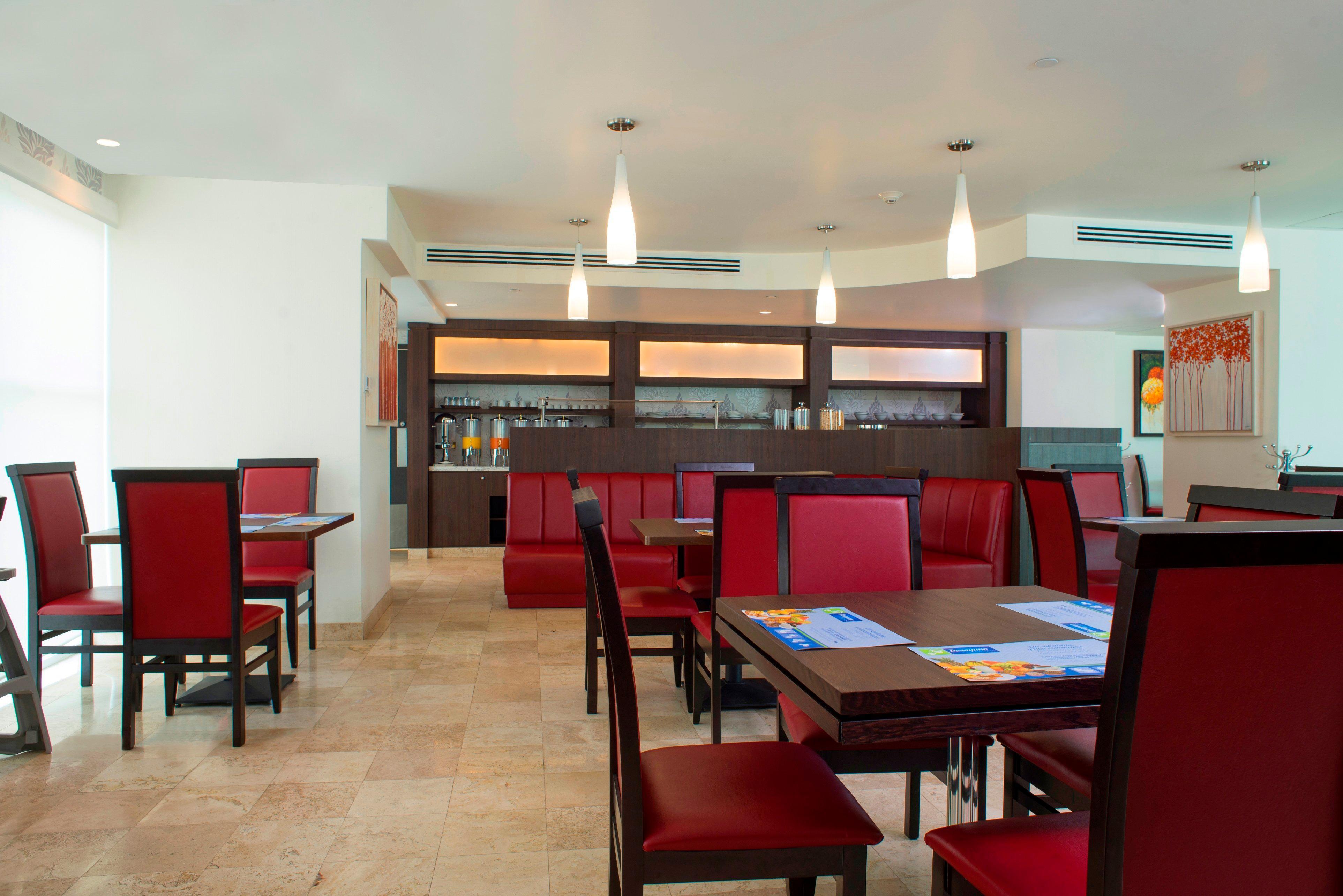 Express & By Ihg 4*