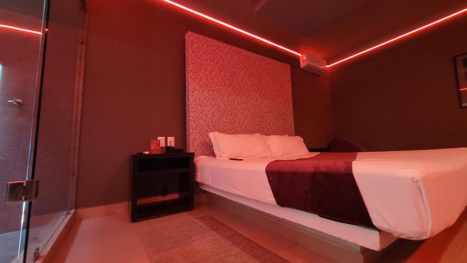 Real De Motel