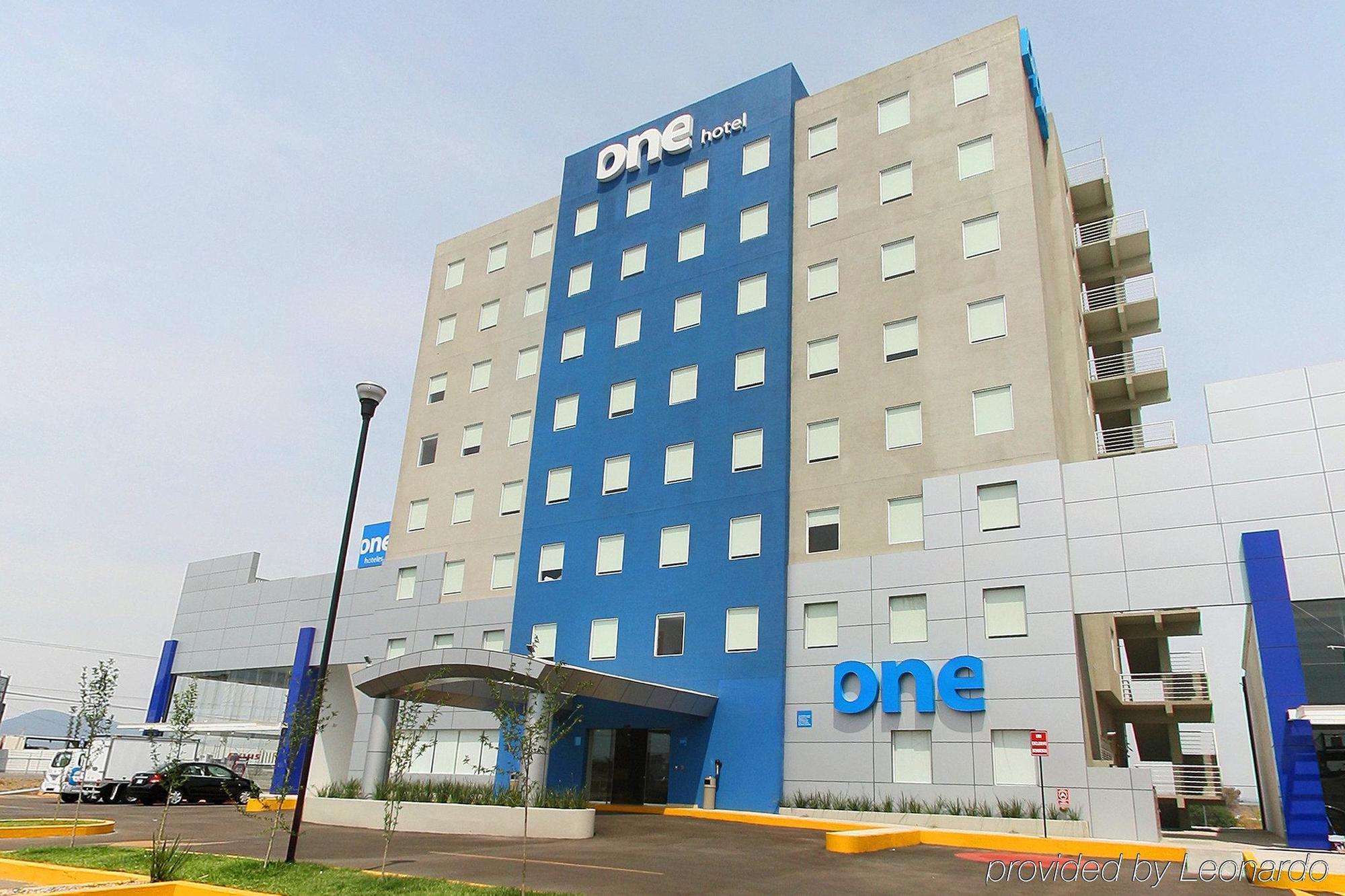 One Centro Sur 3*