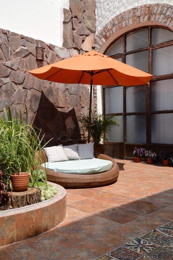 Boutique Cantera Hotel