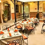 La Casa De Los Dos Leones