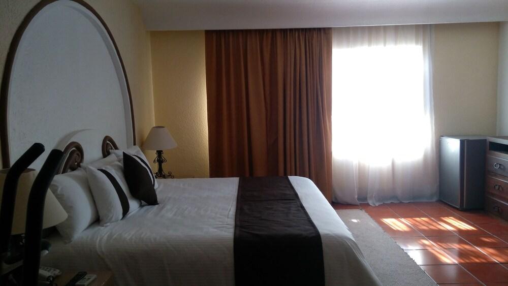 Real De Minas Tradicional 4* Queretaro