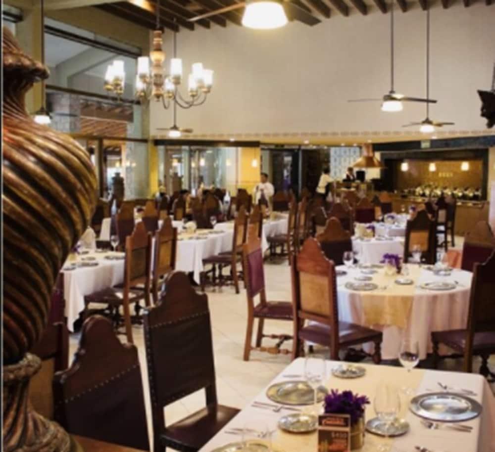 Real De Minas Tradicional 4* Queretaro