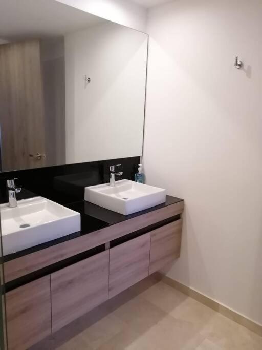 Apartamento Dep De Lujo, 5 O 6 Huéspedes, Alberca Querétaro