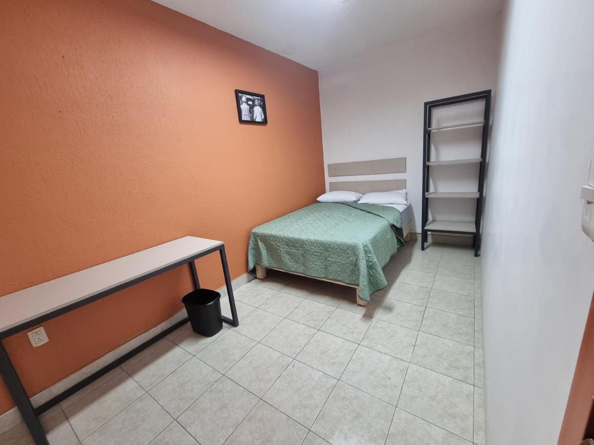 Residencia Ximatario Guest house *