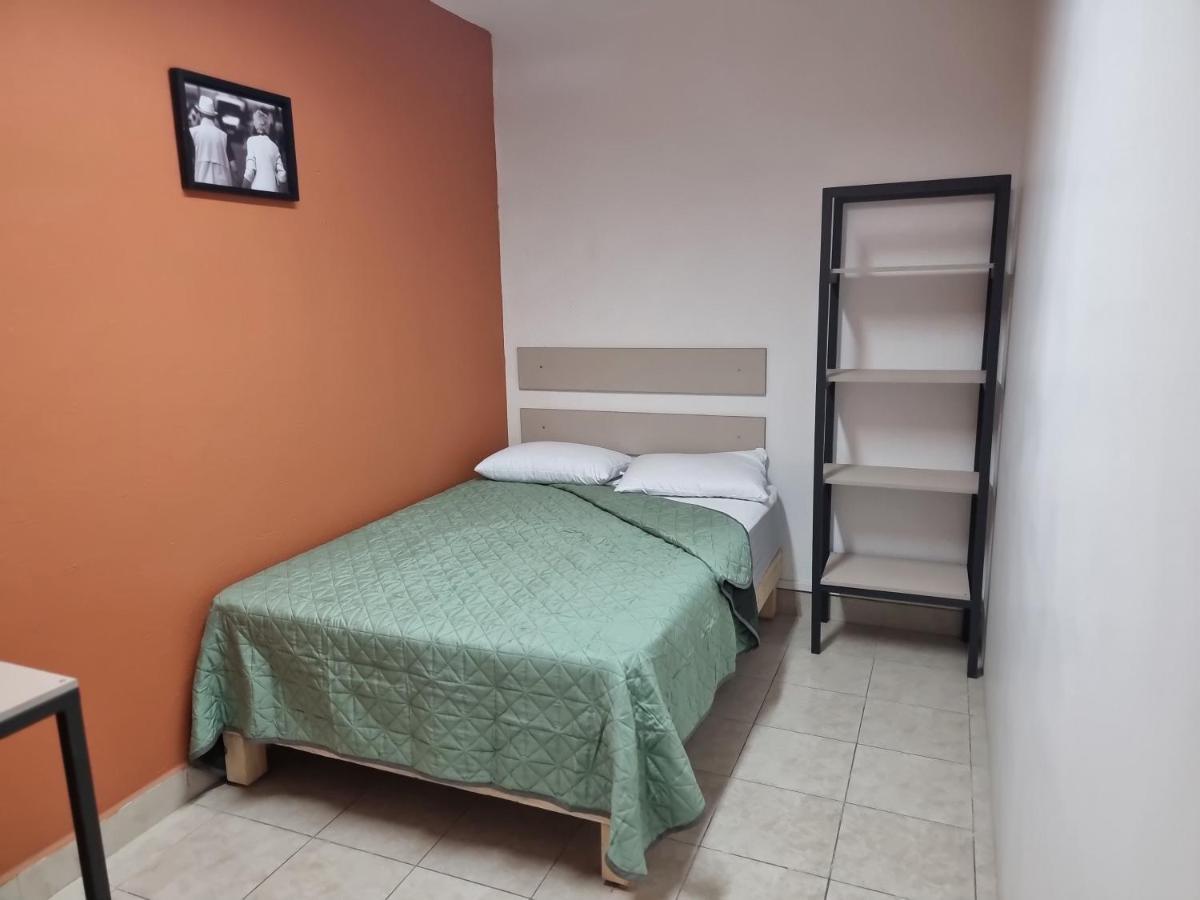 Residencia Ximatario Guest house *