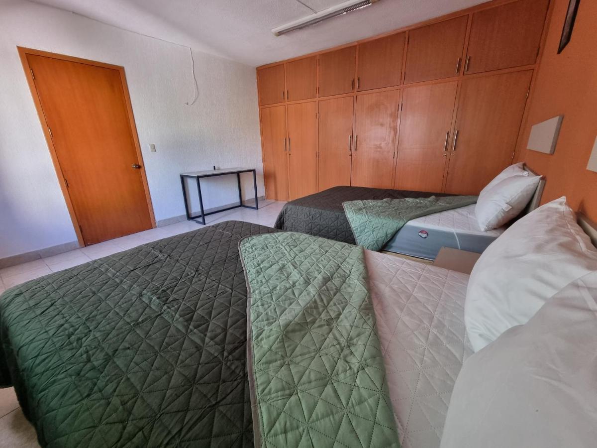 Residencia Ximatario Guest house