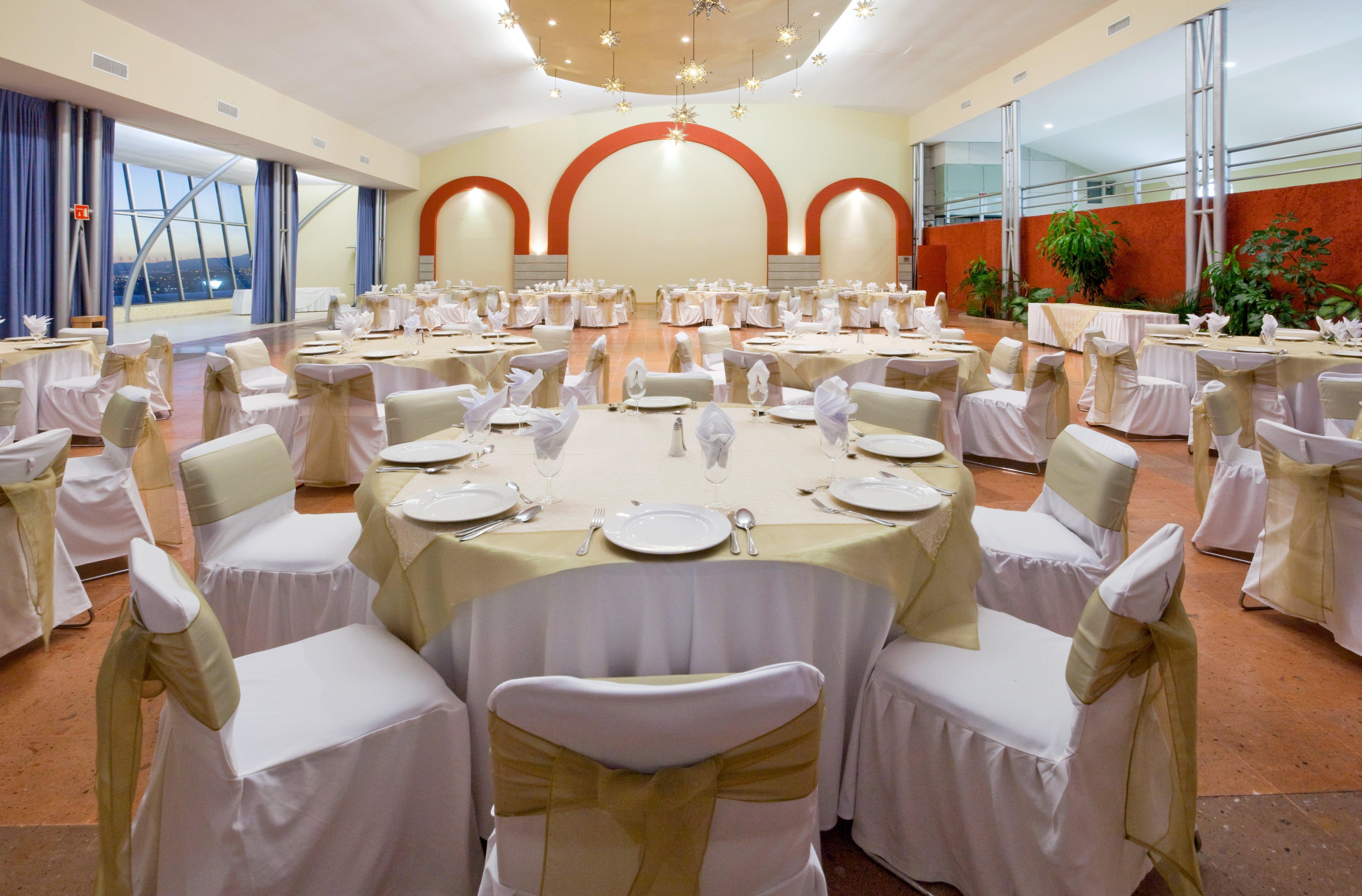 Hotel Zona Diamante, An Ihg 4*