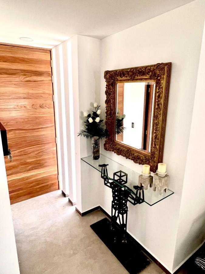 Luxury At Juriquilla, 4 Bedrooms Сasa de vacaciones *