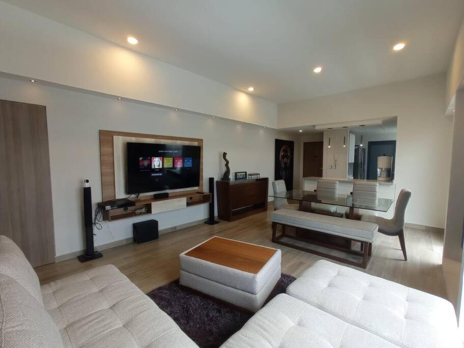 Departamento Privado Con Alberca Climatizada Y Gimnasio