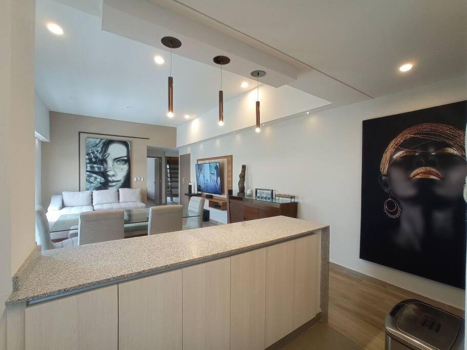 Departamento Privado Con Alberca Climatizada Y Gimnasio Querétaro