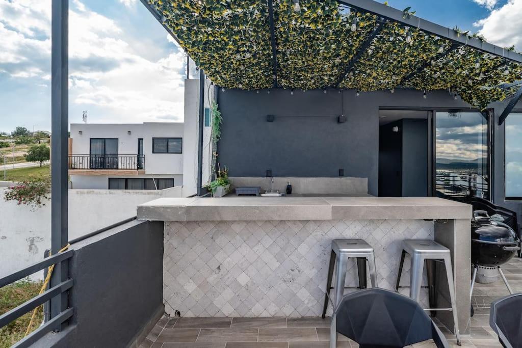 The One Juriquilla W/private Jacuzzi In Rooftop Villa