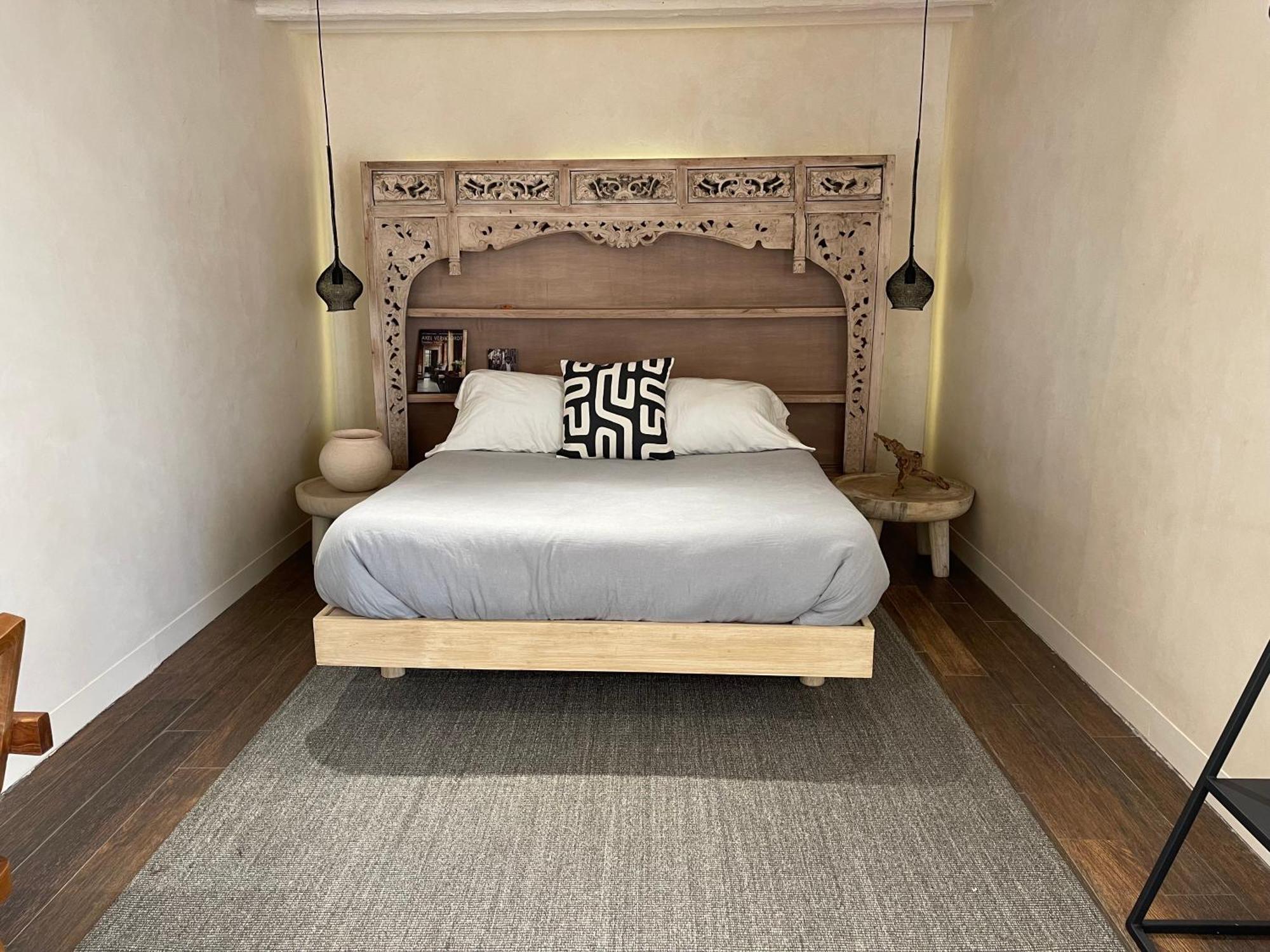 Casa Realm 4*