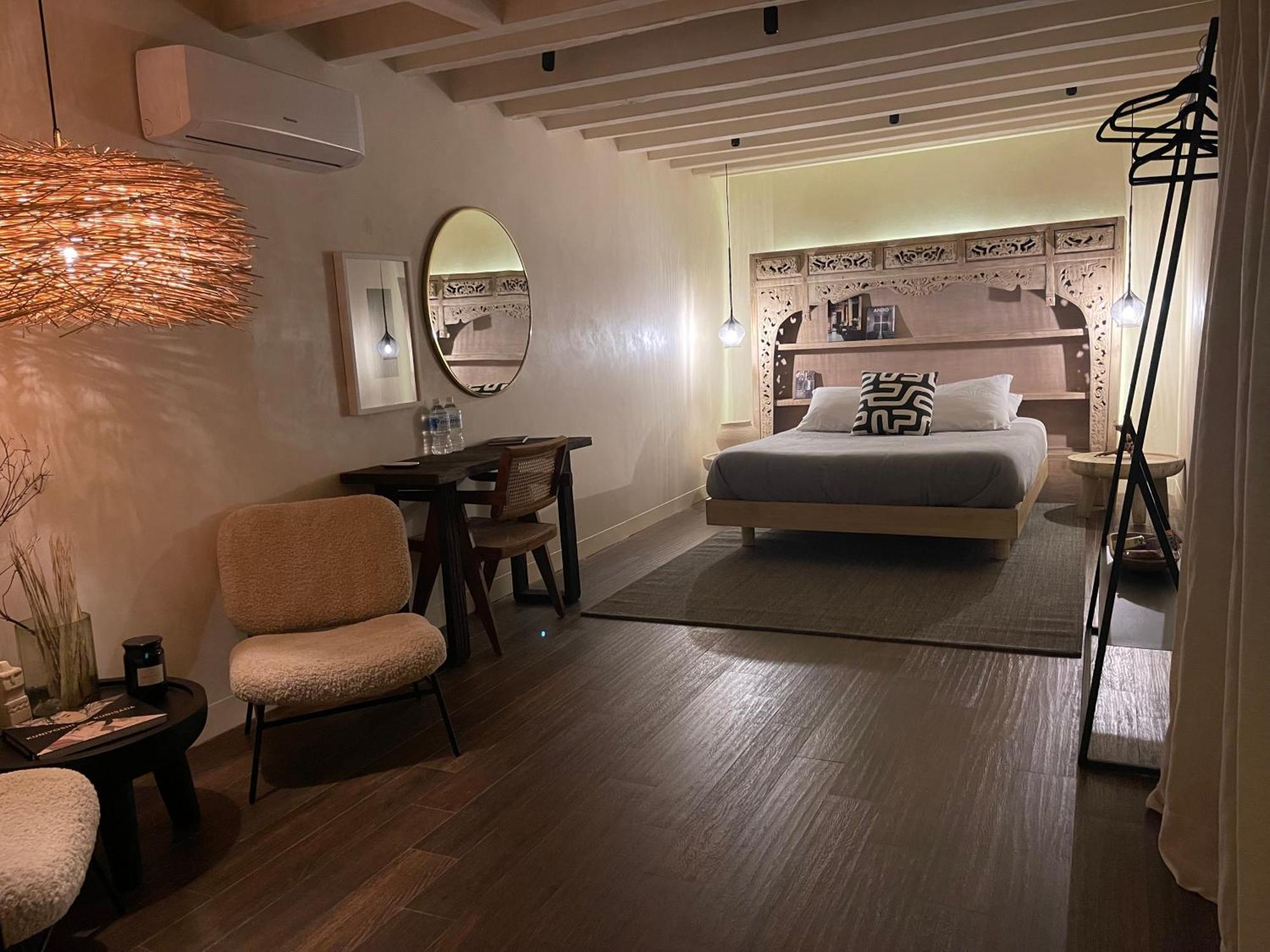 Casa Realm 4*