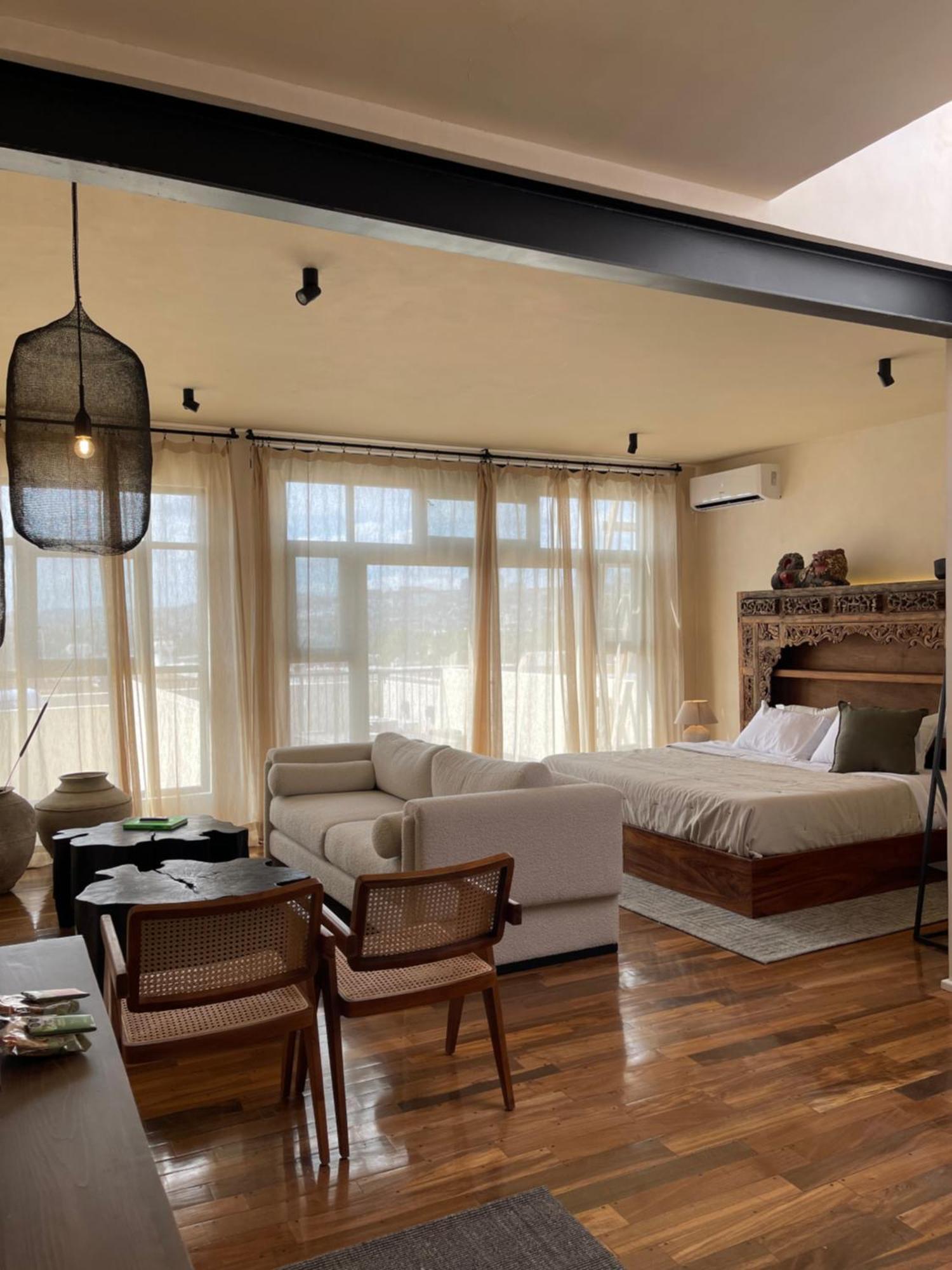 Casa Realm 4*