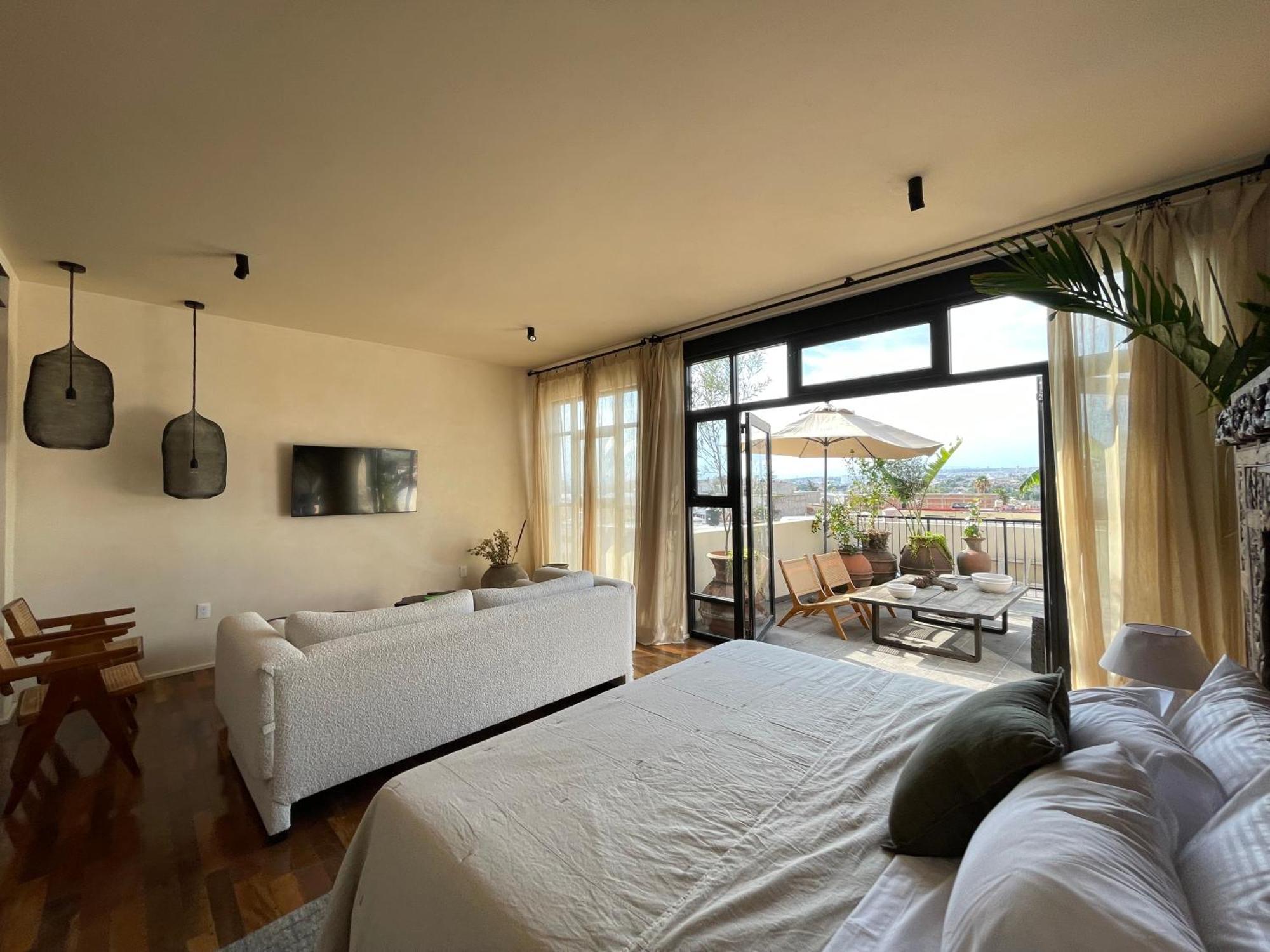 Casa Realm Hotel