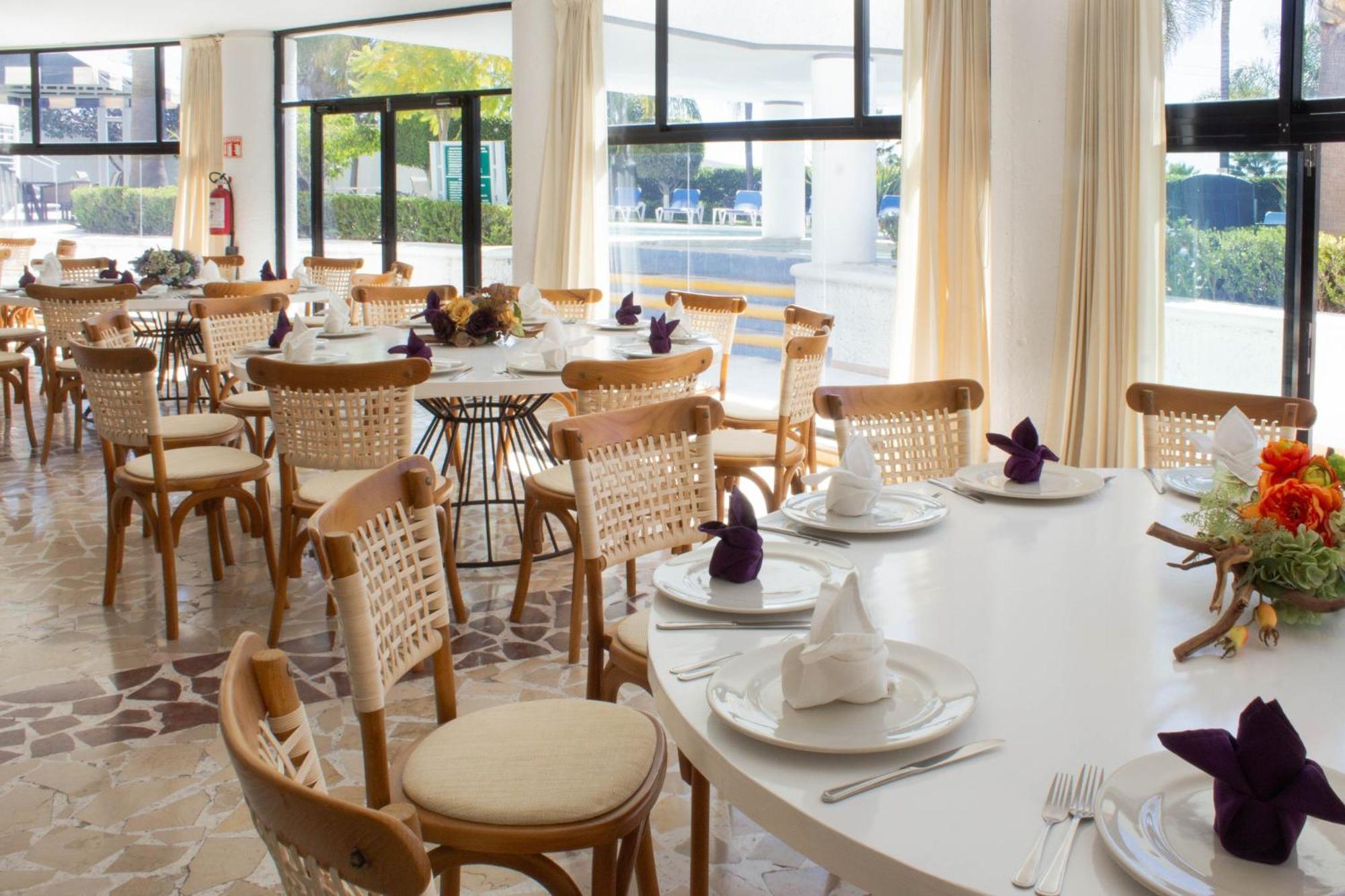 Hotel Zona Diamante, An Ihg Querétaro