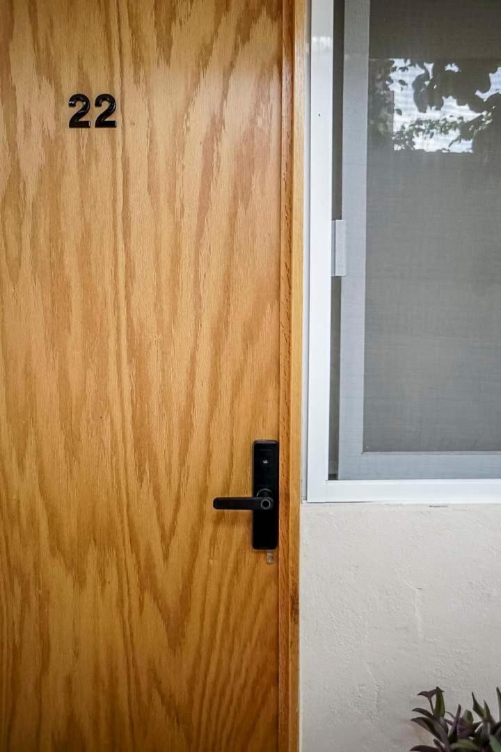 Modern With Office In Prime Location *