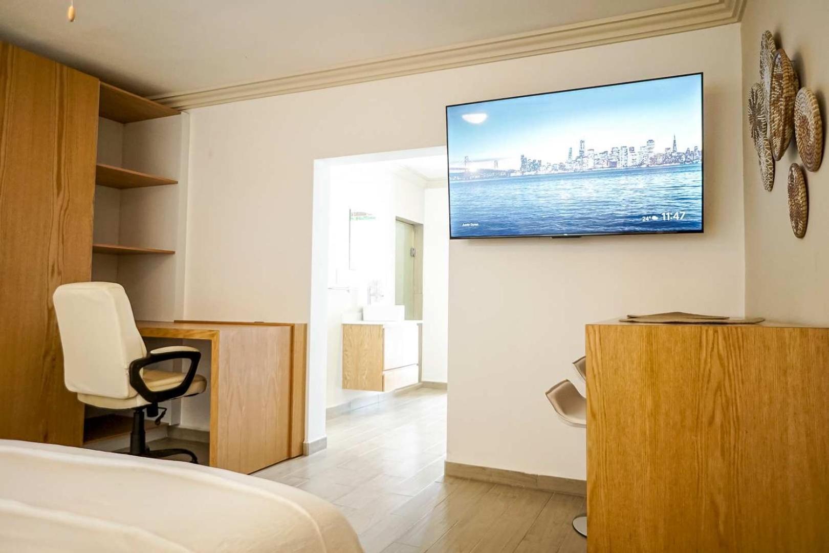 Modern With Office In Prime Location Apartment Queretaro