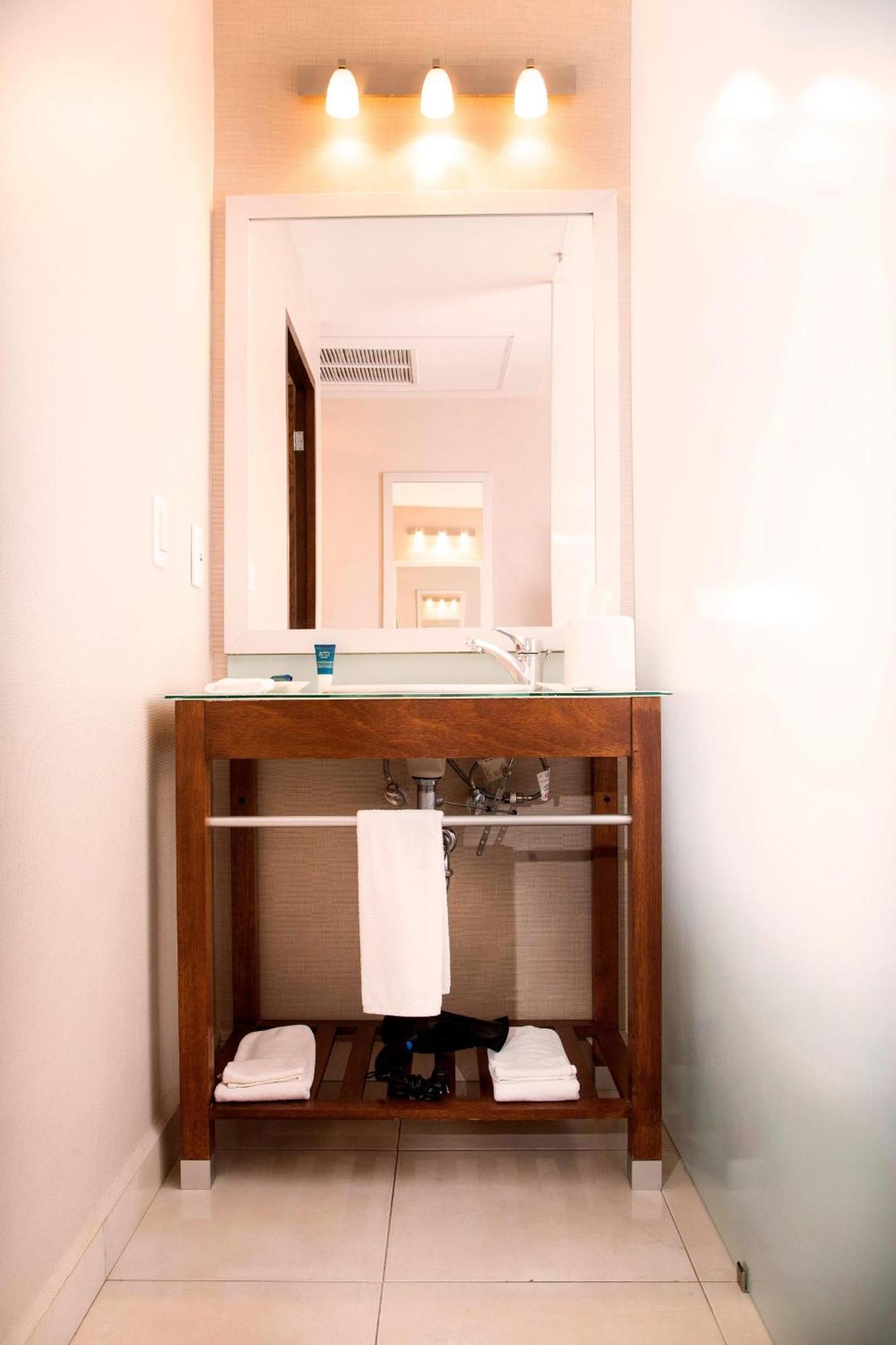Four Points By Sheraton Queretaro Norte Hotel