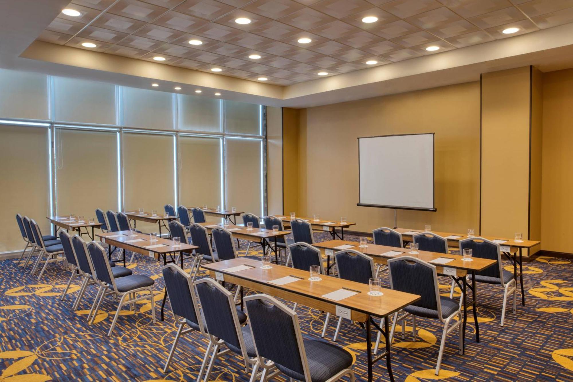 Courtyard By Marriott Querétaro