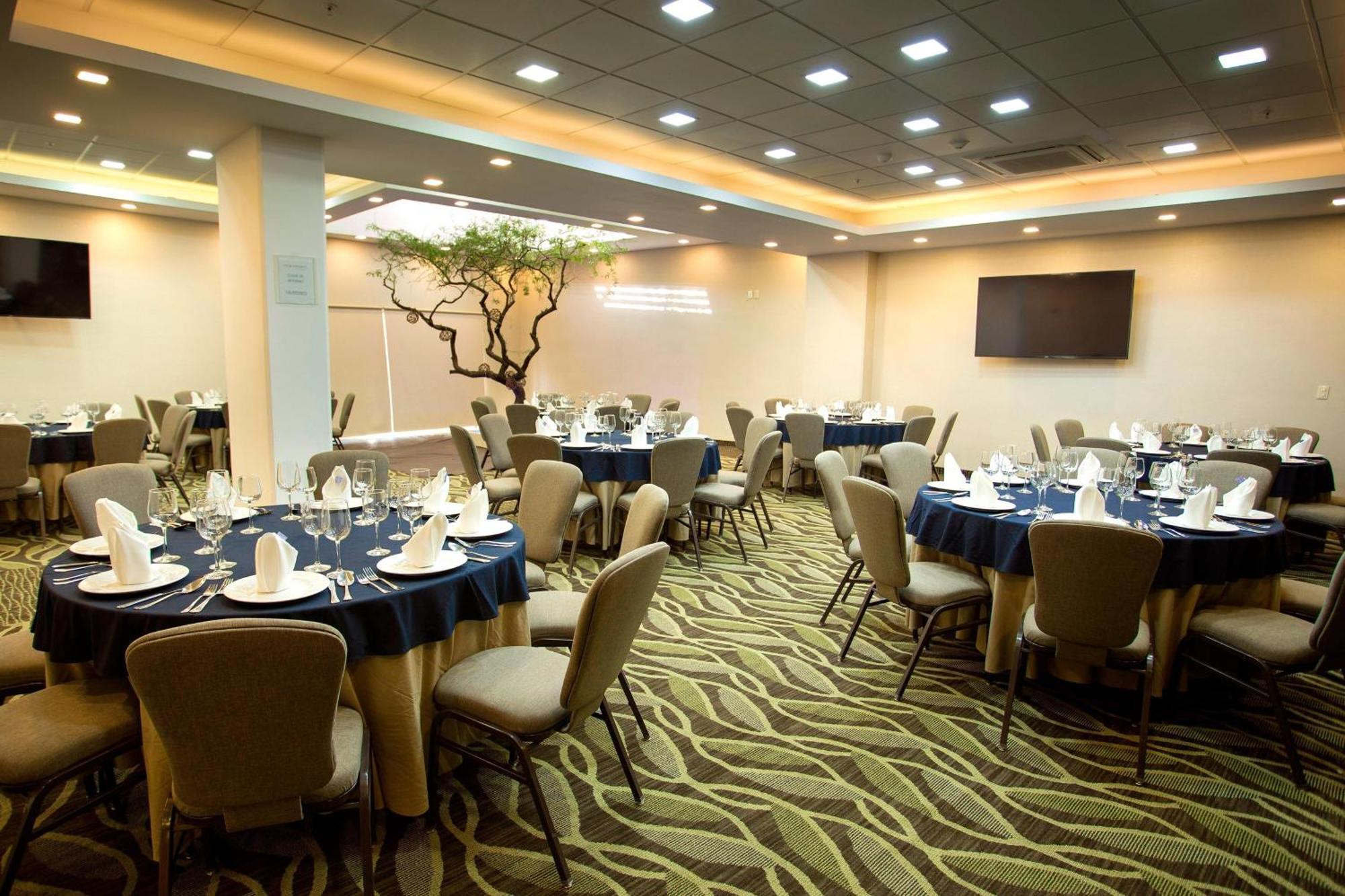 Hotel Four Points By Sheraton Queretaro Norte