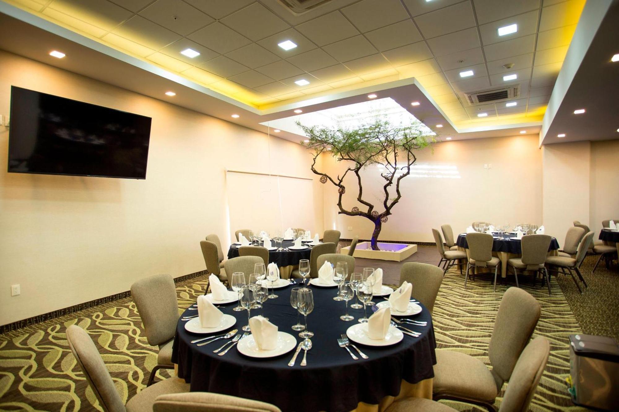 Four Points By Sheraton Queretaro Norte 4*