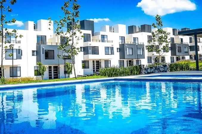 Apartment Dans House *