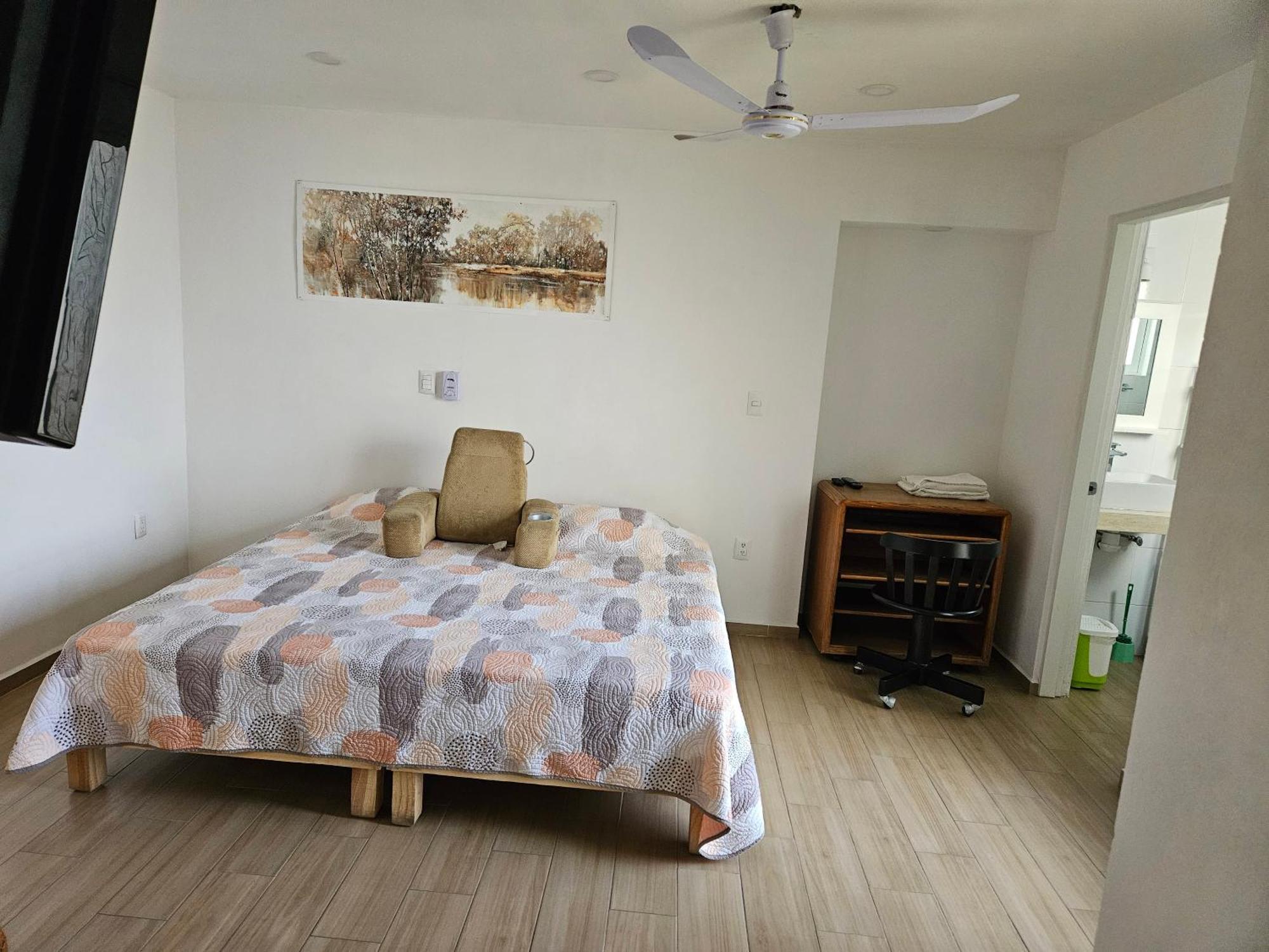 Privada Depa B Habitación en casa particular Querétaro
