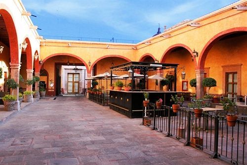 Quinta Santiago Hotel