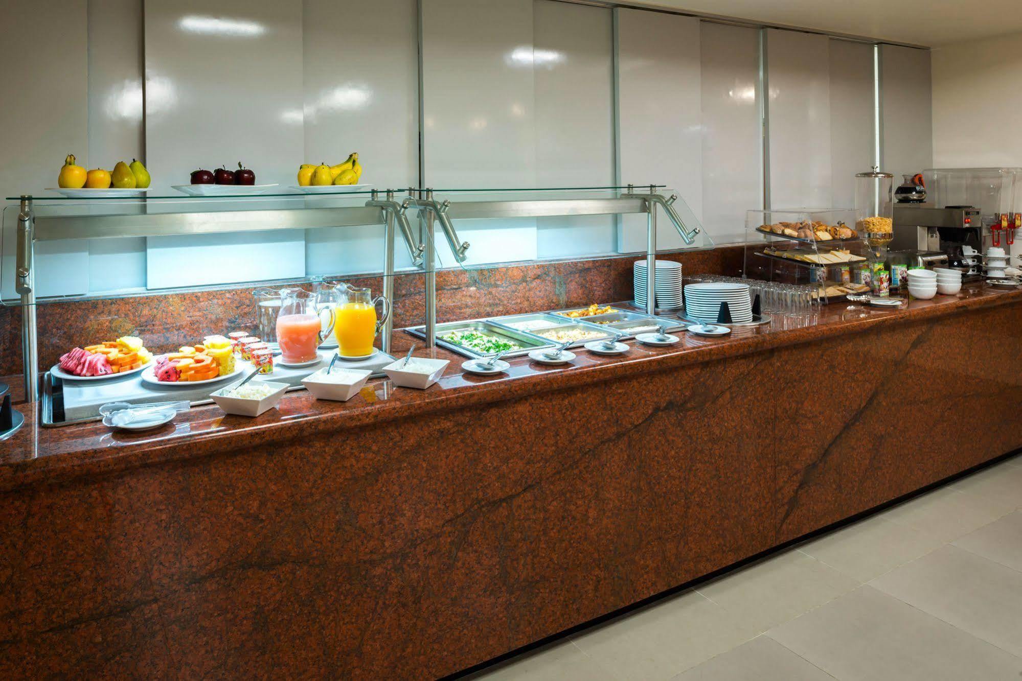 Hotel Mision Express 3*