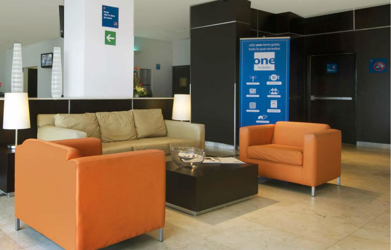 One Plaza Galerias 3* Queretaro