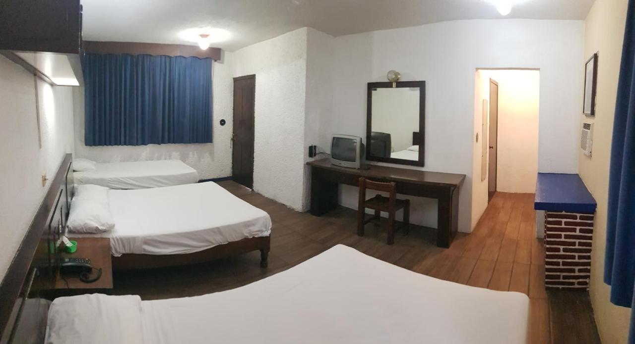 Capital O Las Campanas Hotel 2*