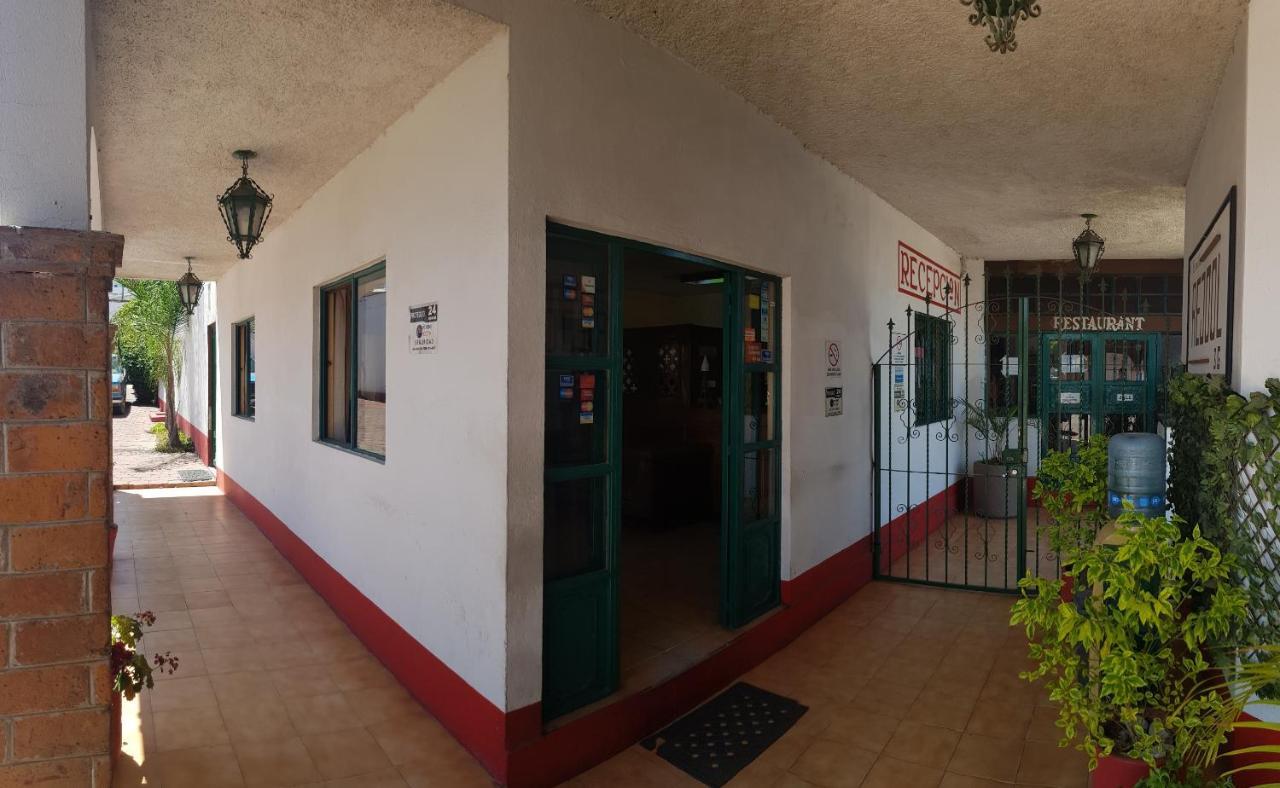 Capital O Las Campanas Hotel 2*